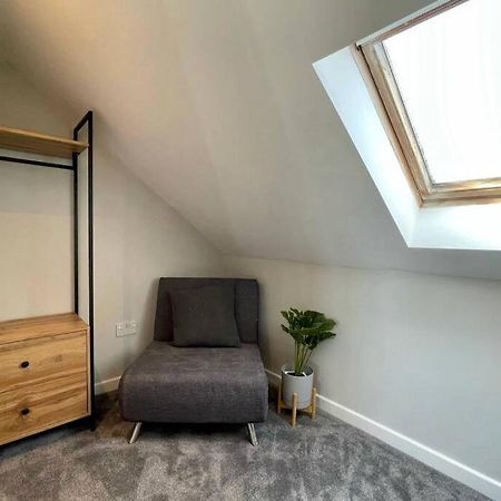Large House Near Victoria Park For Groups, 10 Mins Bus To City Centre 카디프 외부 사진