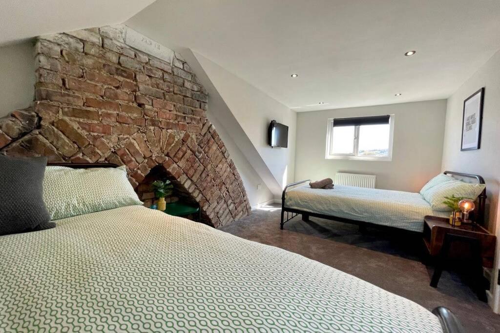 Large House Near Victoria Park For Groups, 10 Mins Bus To City Centre 카디프 외부 사진