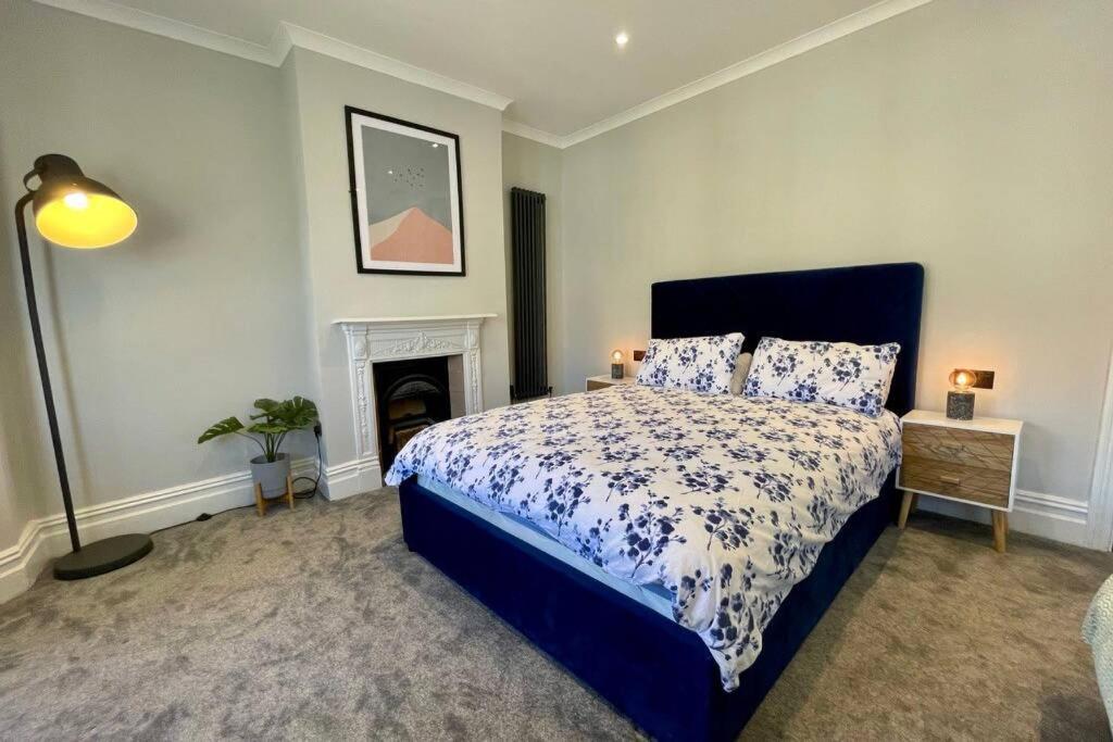 Large House Near Victoria Park For Groups, 10 Mins Bus To City Centre 카디프 외부 사진