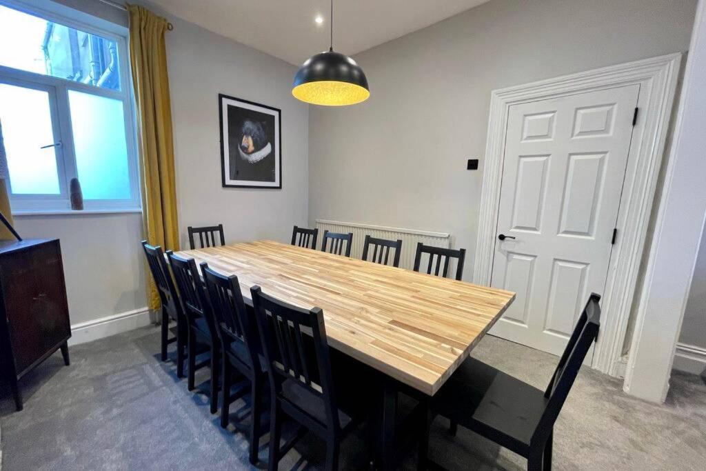 Large House Near Victoria Park For Groups, 10 Mins Bus To City Centre 카디프 외부 사진