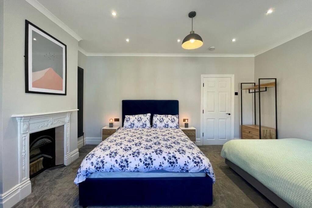 Large House Near Victoria Park For Groups, 10 Mins Bus To City Centre 카디프 외부 사진