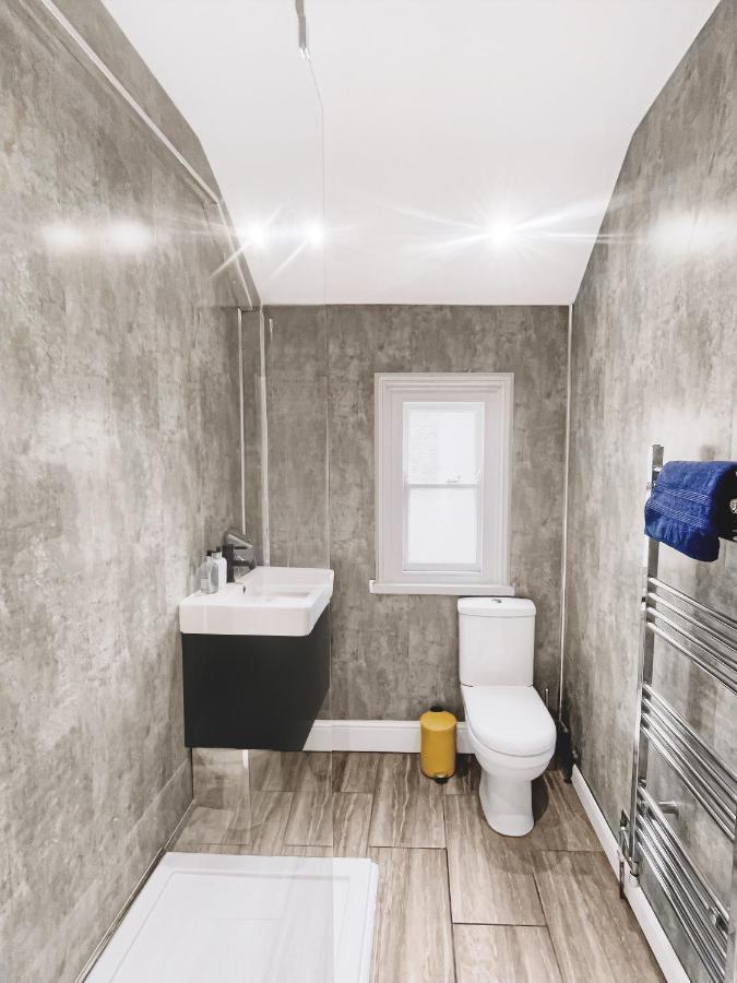 Large House Near Victoria Park For Groups, 10 Mins Bus To City Centre 카디프 외부 사진